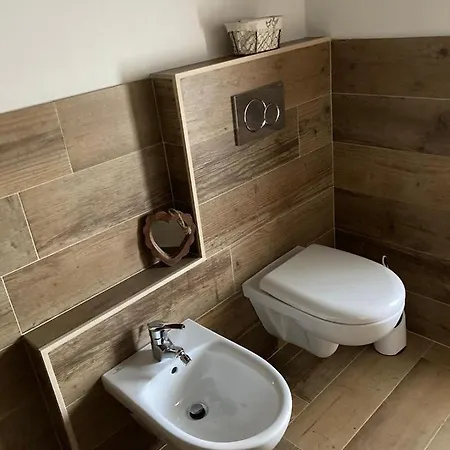 Mansarda La Ruine 아파트 *