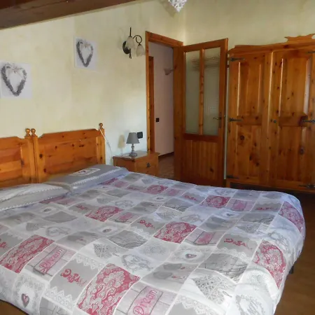 Apartament Mansarda La Ruine *